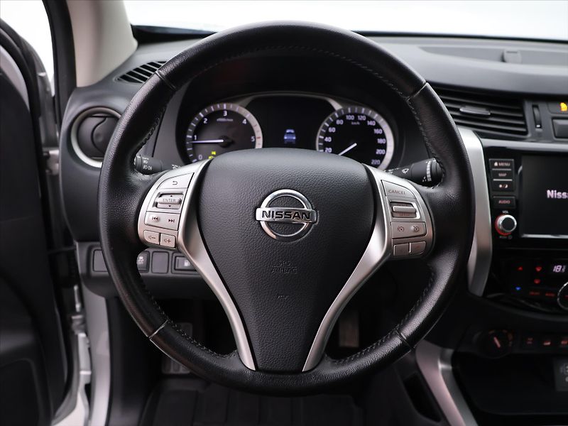 Nissan Navara 2.3 dCi 140kW Automat CZ Tekna - fotka 16 z 36