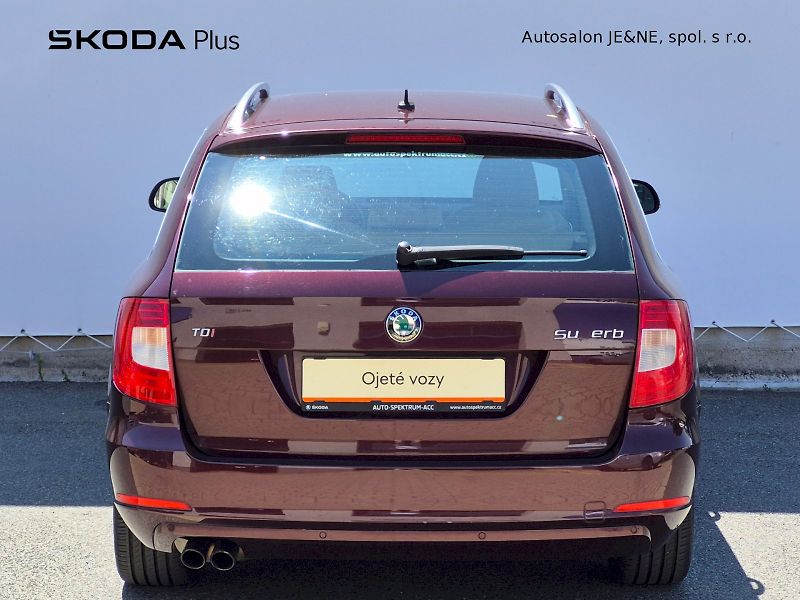 Škoda Superb (2010) Elegance 2.0 TDI 103kW Combi - fotka 9 z 22