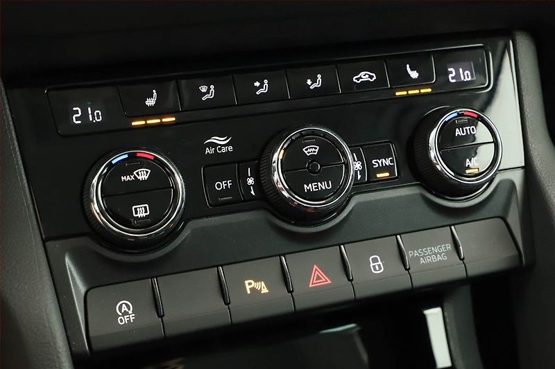 Škoda Karoq (2024) 1.0 TSI, Drive, FullLed - fotka 13 z 15