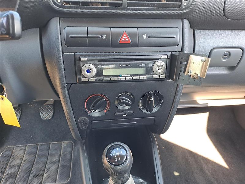 Seat Leon 1,4 i - fotka 12 z 13