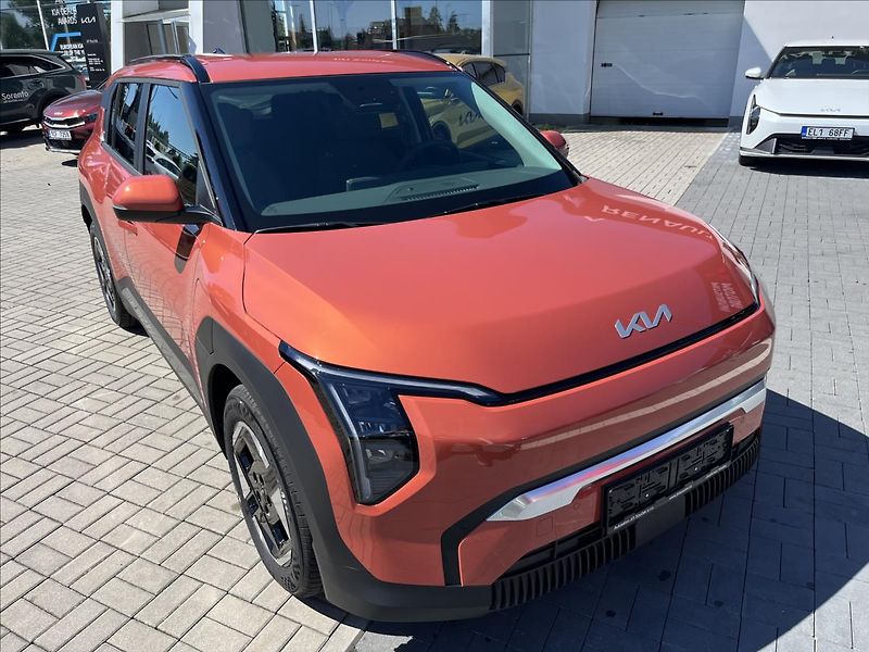 Kia EV3 (2026) 150 KW + 81,4 KWH V2L  EARTH - fotka 2 z 24