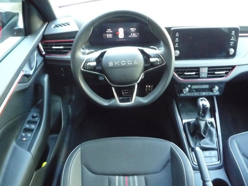 Škoda Kamiq (2025) 1,0TSi 85kW DSG MONTE CARLO - fotka 5 z 25
