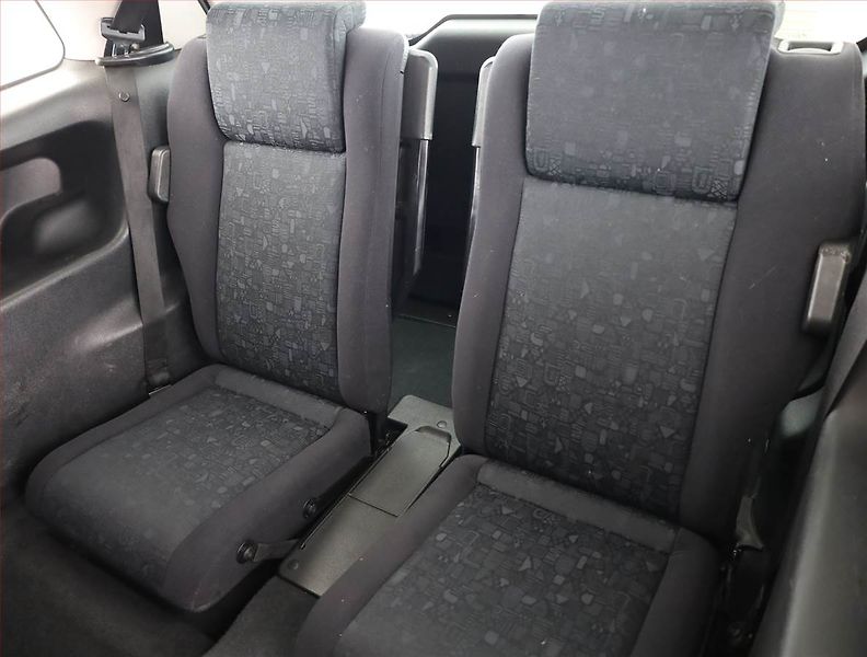 Opel Zafira (2001) 2.0 DTI 16V, 7 míst, nová STK - fotka 15 z 19