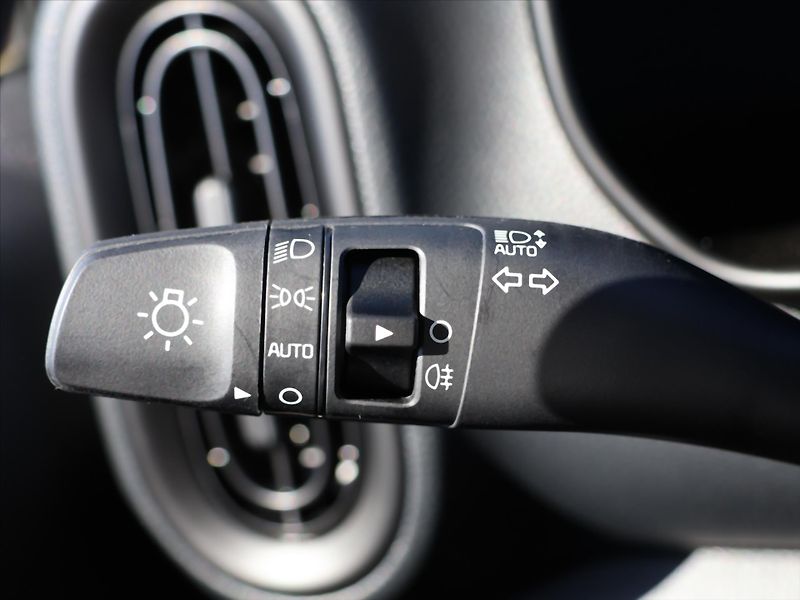 Kia Picanto 1,0 DPi 46kW Comfort CZ 1.Maj - fotka 21 z 37