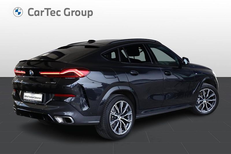 BMW X6 xDrive40d - fotka 3 z 31