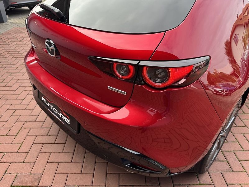 Mazda 3 (2019) 2.0i G-122 Ad.LED Bose Kamera - fotka 40 z 49