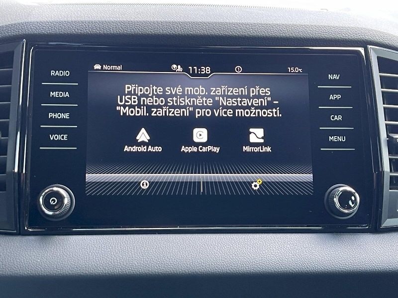 Škoda Karoq (2024) 1.5 TSI 110kW DSG SportLine - fotka 17 z 34