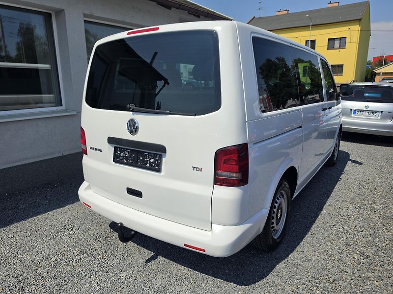 Volkswagen Multivan 2.0 TDI 103kw 7 Míst  TZ  - fotka 4 z 37