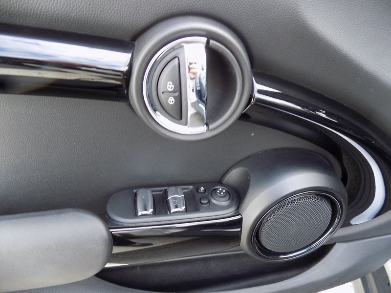 Mini Cooper (2021) 1.5i/El.střecha/1.Maj.ČR/DPH/ - fotka 22 z 44