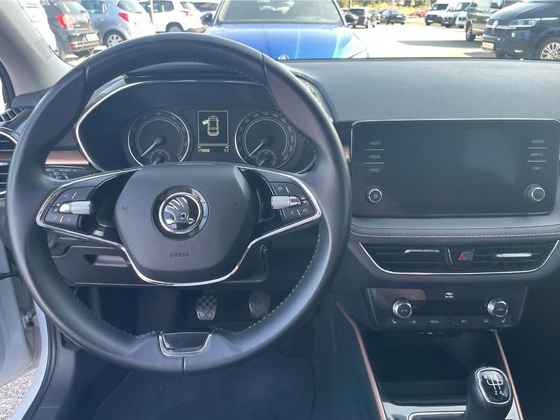 Škoda Fabia 1.0 TSi STYLE - fotka 16 z 26