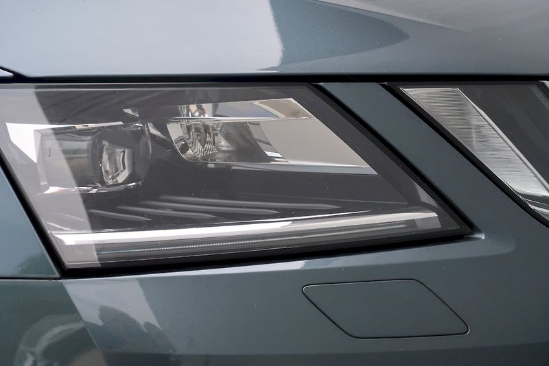 Škoda Octavia (2019) Combi Style Extra  1,5 TSi/110 - fotka 28 z 32