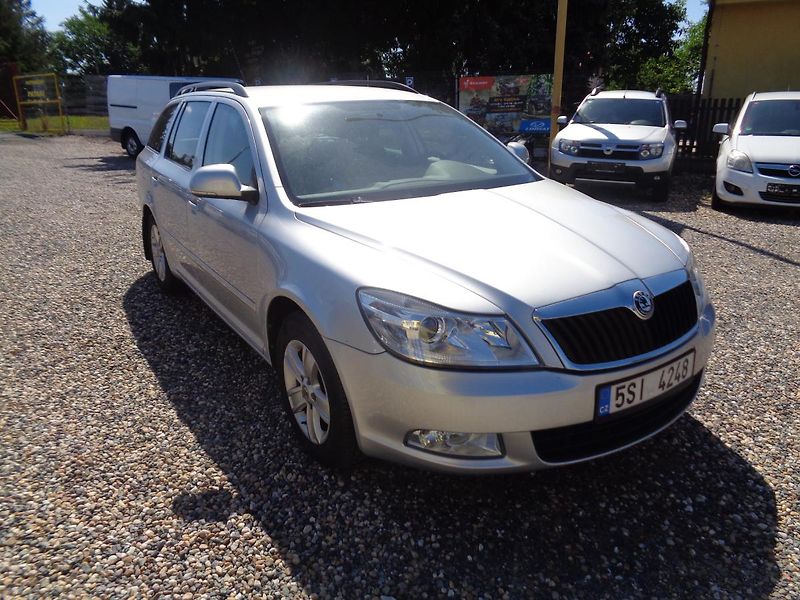 Škoda Octavia 1,6 MPI - fotka 4 z 16