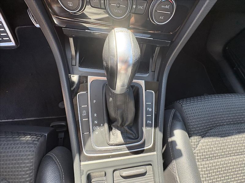 Volkswagen Golf 1,4 TSi92kW LPG,Highline,Servi - fotka 13 z 45