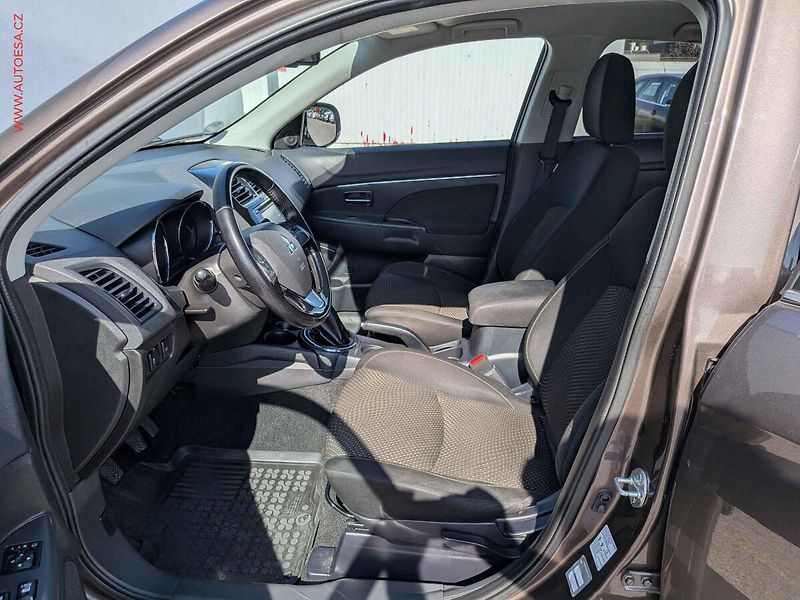 Mitsubishi ASX (2015) 1.6MIVEC, 1.maj, AC, park - fotka 10 z 14