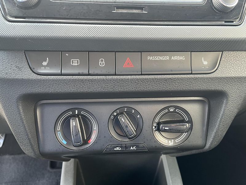 Škoda Fabia 1.4 TDI Red & Grey 1.Majitel - fotka 19 z 28