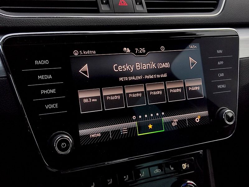 Škoda Superb (2023) Combi 2,0 Tdi 147 Kw DSG - fotka 19 z 38