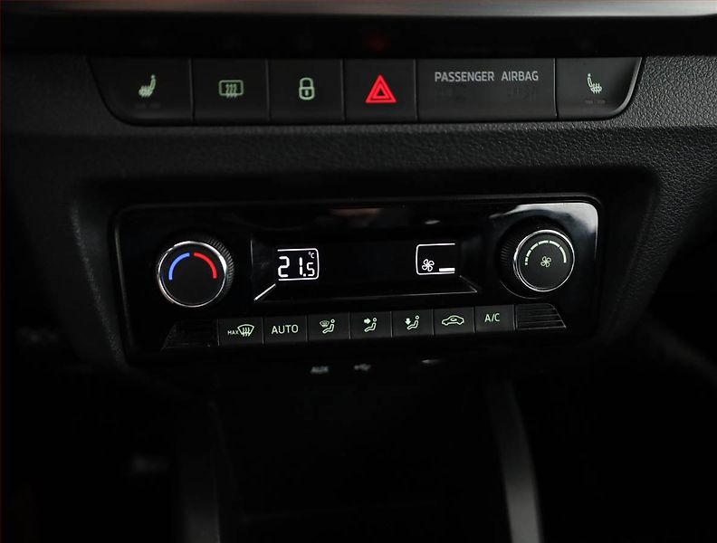 Škoda Fabia (2018) Style Plus 1.0 TSI, Navi - fotka 11 z 20