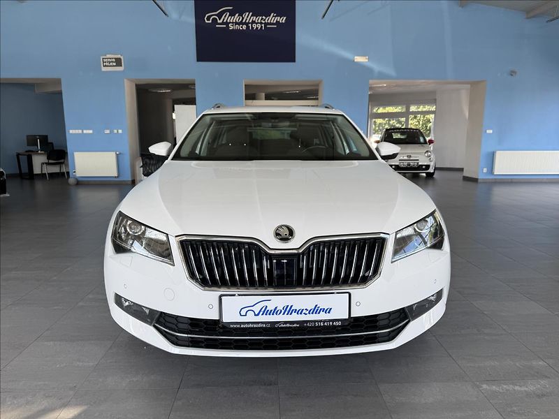 Škoda Superb 2,0   TDI 110kW,SERVISKA,ČR - fotka 2 z 29