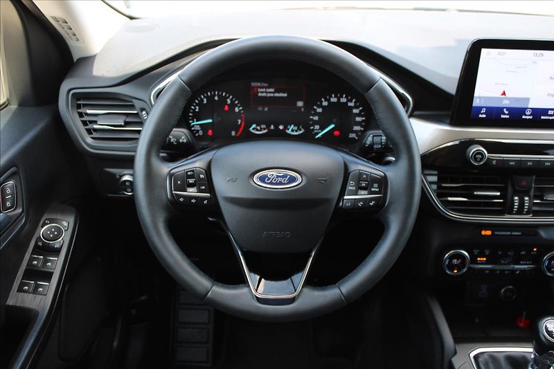 Ford Kuga 1,5 EB  ČR,1.MAJ,TITANIUM,DPH - fotka 9 z 38