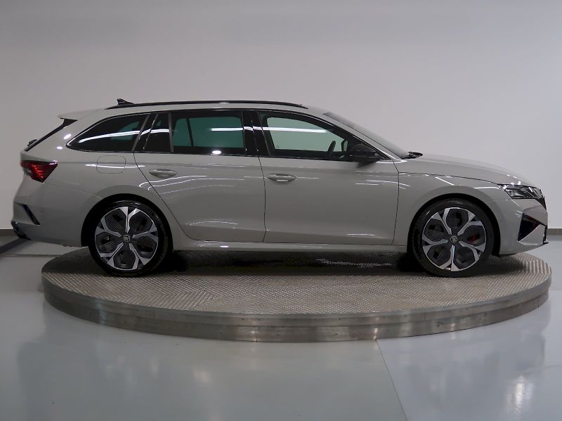 Škoda Octavia (2026) RS 2.0TSI 195KW DSG TAŽNÉ WEBA - fotka 8 z 48
