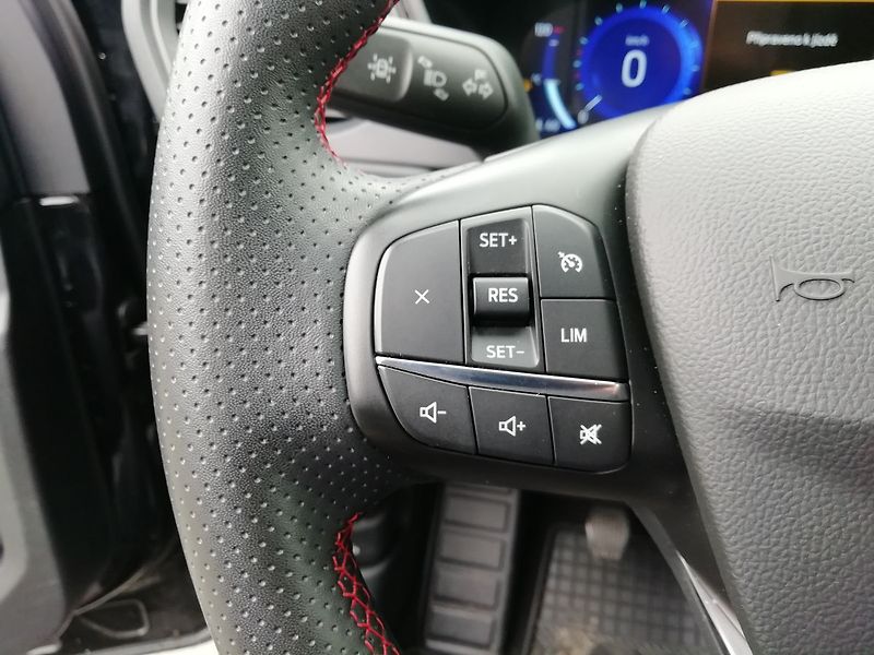 Ford Kuga 1,5 EcoBoost ST-Line 110 kW - fotka 11 z 19