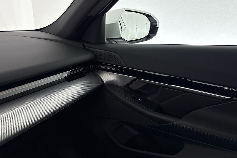 BMW Řada 5 540d xDrive Touring - fotka 17 z 24