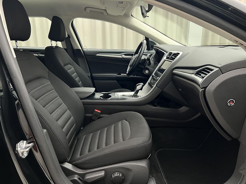Ford Mondeo 2.0 TDCI TREND - fotka 17 z 39