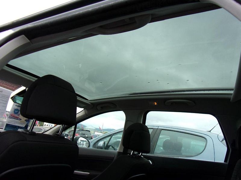 Peugeot 308 sw 1.6 - fotka 17 z 19