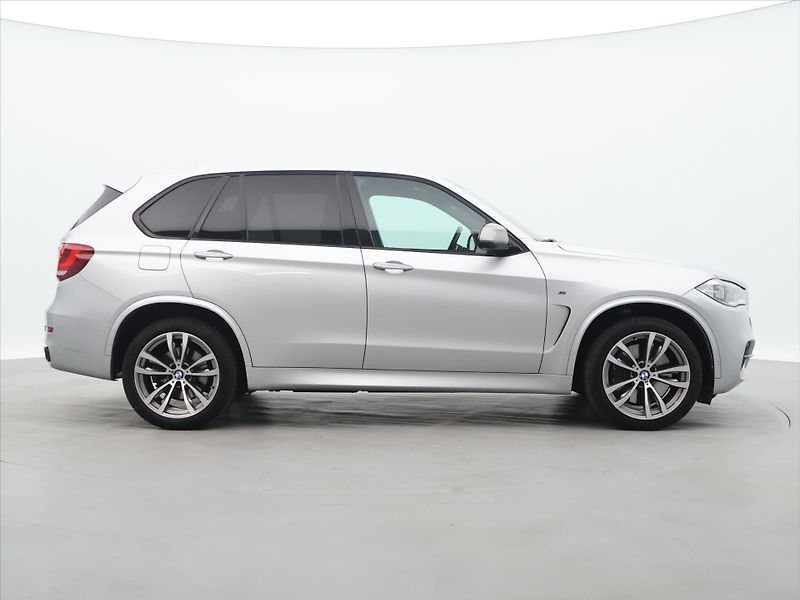 BMW X5 3,0 M50d 280kW CZ - fotka 8 z 35