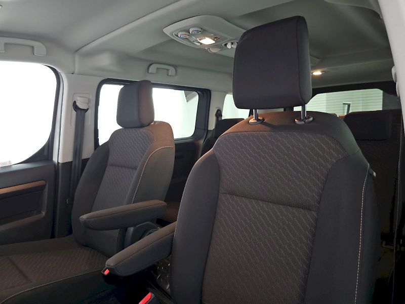 Toyota ProAce Verso (2024) 2.0D 106kW FAMILY COMFORT NAVI - fotka 31 z 33