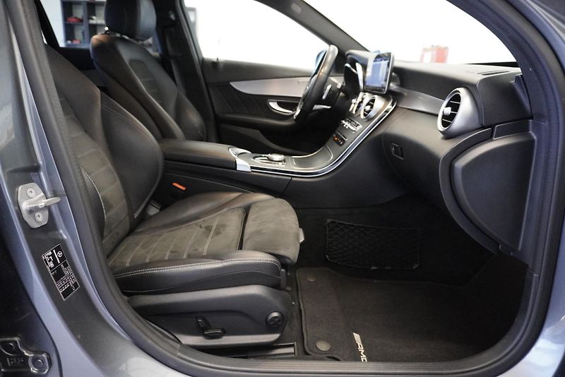 Mercedes-Benz Třídy C (2019) C300 2,0D AMG-LINE AUTOMAT - fotka 25 z 27