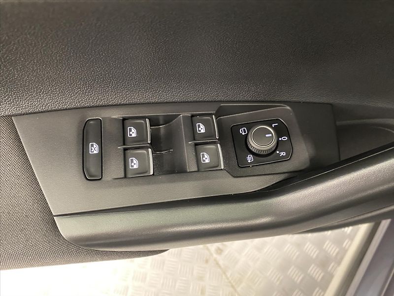 Volkswagen Taigo 1,0 TSI DSG 81 kW Style - fotka 12 z 27