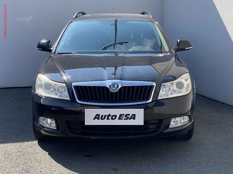 Škoda Octavia (2009) 1.4 TSi, Ambition, park.čidla - fotka 2 z 16