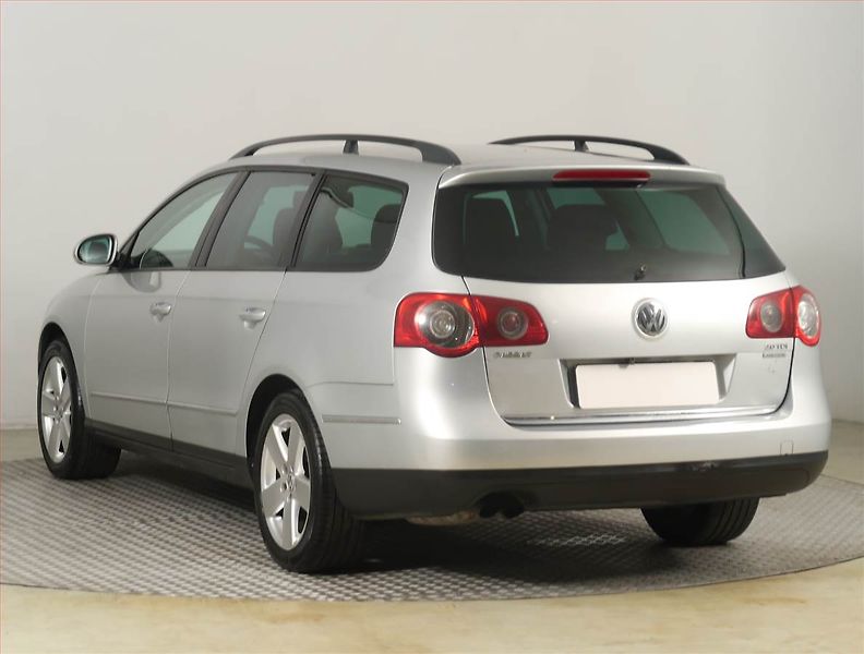 Volkswagen Passat (2006) Comfortline 2.0 TDI, 4X4 - fotka 4 z 19