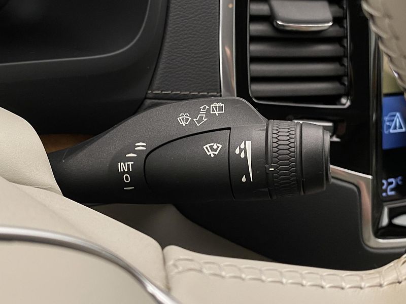 Volvo XC90 B5 AWD INSCRIPTION AUT CZ 7m - fotka 23 z 49