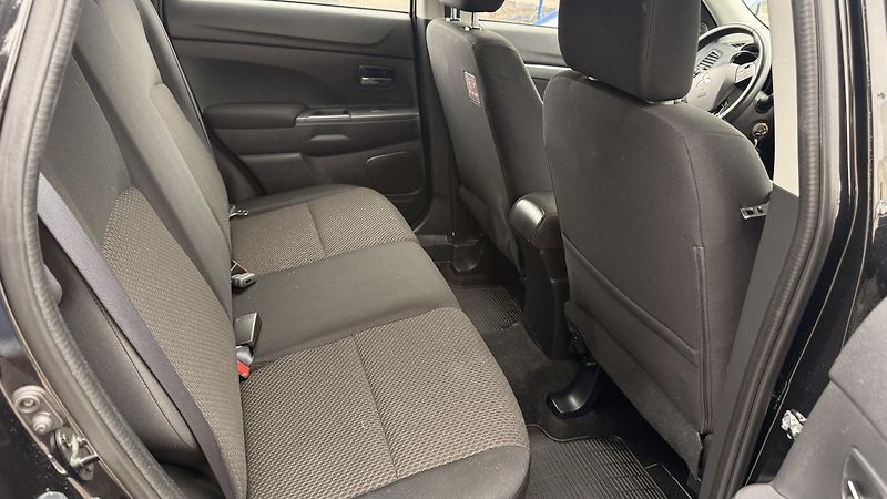 Mitsubishi ASX (2016) 1.6Di-D, ČR,4X4 - fotka 52 z 56