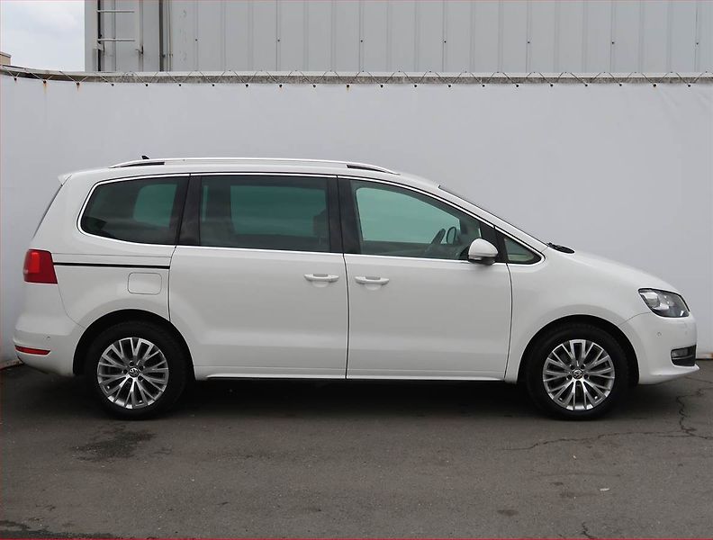 Volkswagen Sharan (2012) Highline 2.0 TDI BMT, Automat - fotka 6 z 25
