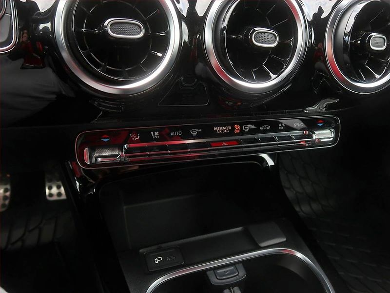 Mercedes-Benz Třídy A (2018) A 200 - fotka 18 z 22