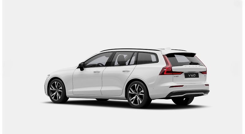 Volvo V60 (2026) B4 PLUS DARK AUT - fotka 13 z 16