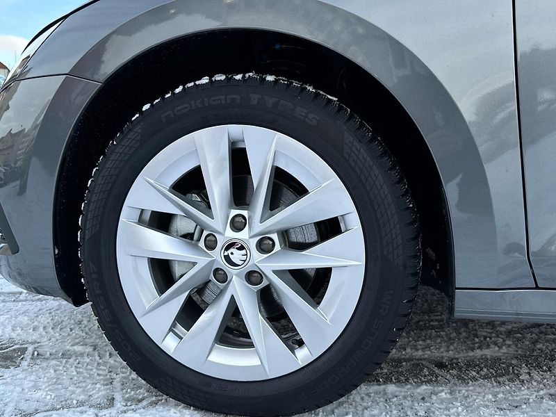 Škoda Octavia Combi 2,0 TDI 85kW Style M6F - fotka 10 z 22