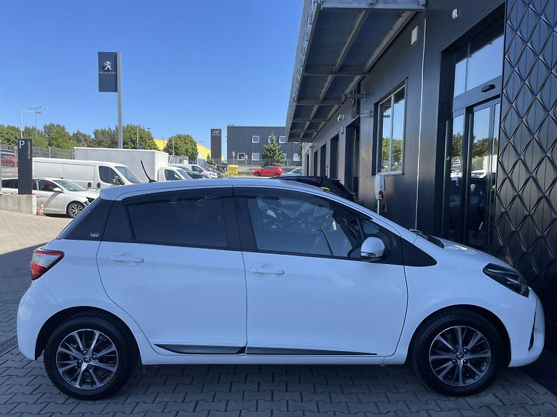 Toyota Yaris ACT. TREND Y20 1.5 VVT-i 82 kW - fotka 9 z 23