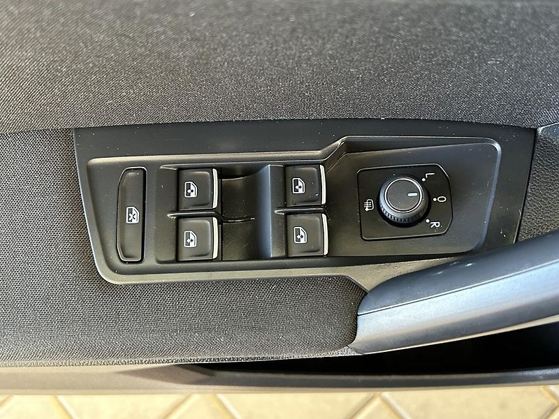 Volkswagen Tiguan Allspace 2.0 TDI 4x4 Elegance - fotka 14 z 30