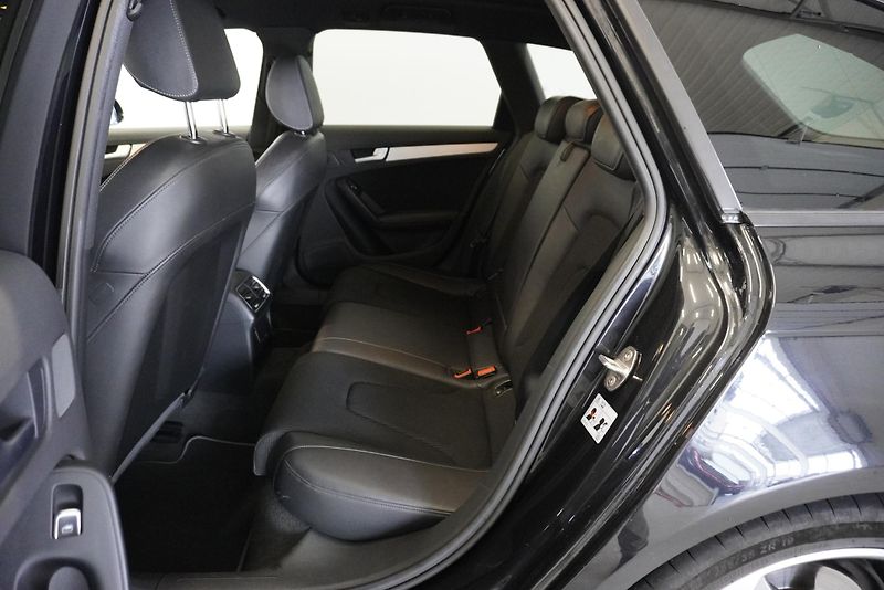 Audi A4 (2013) 2.0 TFSI 165kW QUATTRO STRONIC - fotka 14 z 34