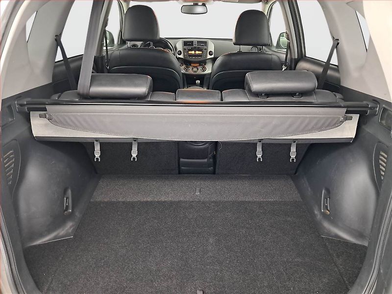 Toyota RAV4 (2009) 2.0 VVT-i, 4X4, Automat - fotka 14 z 17