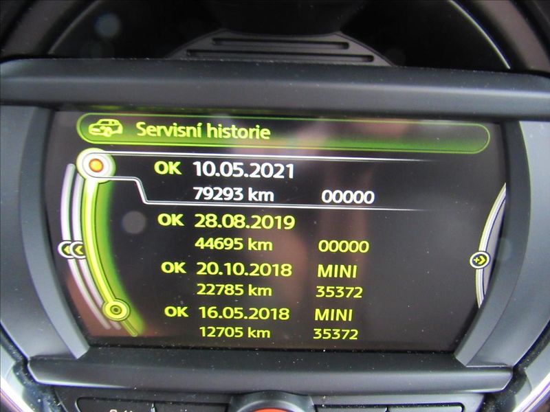 Mini Cooper 1,5 i 100kW - fotka 18 z 34