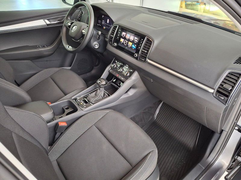 Škoda Karoq (2023) Ambition DSG 1,5TSi 110kW - fotka 13 z 32