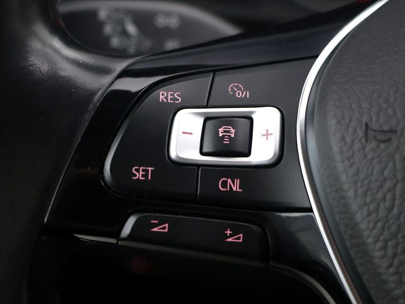 Volkswagen Multivan 2,0 TDI 150kW Highline DSG 4x4 - fotka 22 z 36