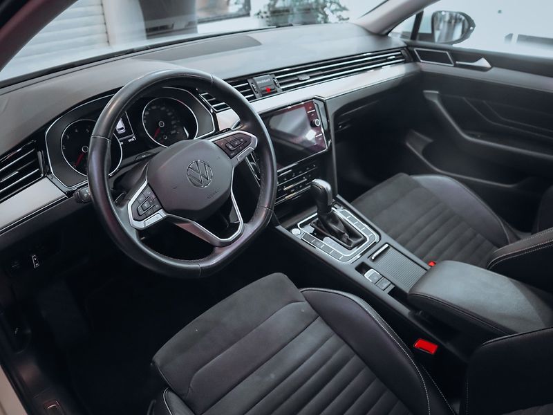 Volkswagen Passat 1.5 TSI 110 kW DSG Elegance - fotka 7 z 28
