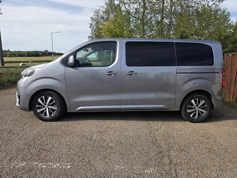Toyota ProAce Verso (2021) 2.0D-4D 180 8A/T L1 - fotka 5 z 12
