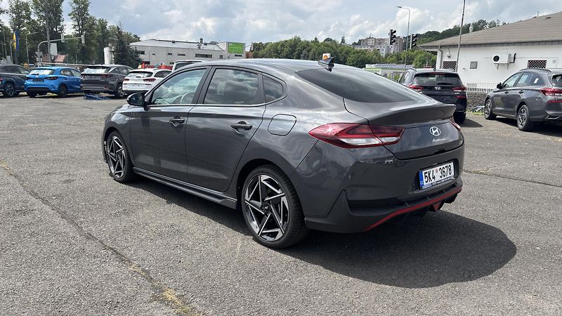 Hyundai i30 (2025) Fastback 1,5 TGDI MT NLINE  - fotka 4 z 10
